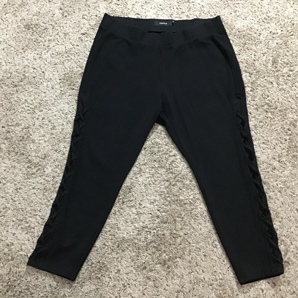 Women's Torrid Work Wear or Yoga Pants Black Size 2 (2XL Equivalent)